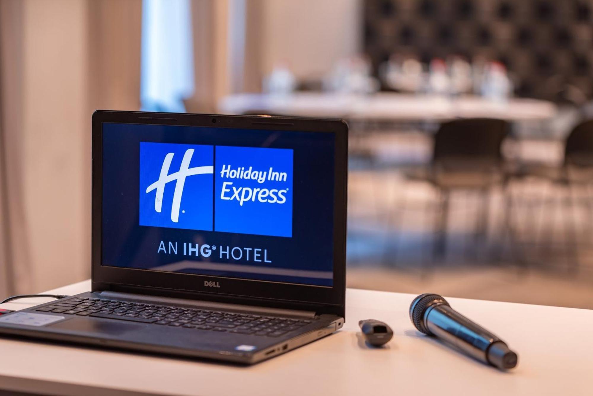 Holiday Inn Express - Yerevan, An Ihg Hotel Exterior photo